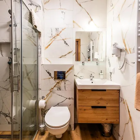 Nad Ujsciem I 웨바