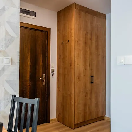 Nad Ujsciem I 아파트 *